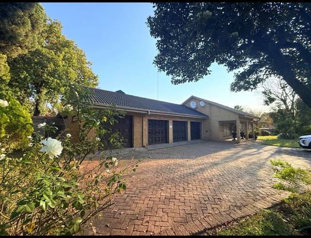 4 BEDROOM HOUSE FOR SALE IN FLORA GARDENS